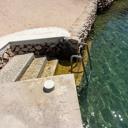 Astrid 5 M From Vinišće