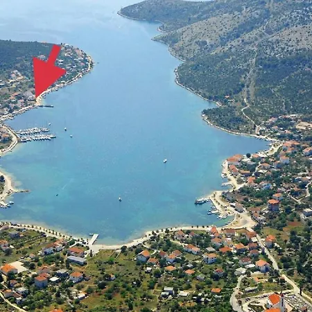 Apartament Astrid 5 M From Vinišće