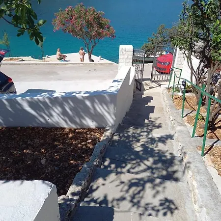 Apartment Astrid 5 M From