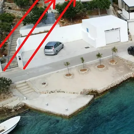 Astrid 5 M From * Vinišće
