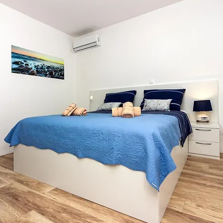 Apartament Astrid 5 M From