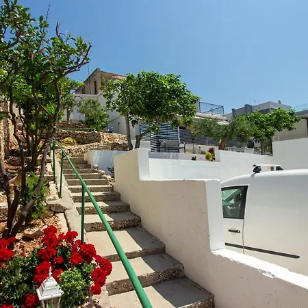 Appartamento Astrid 5 M From