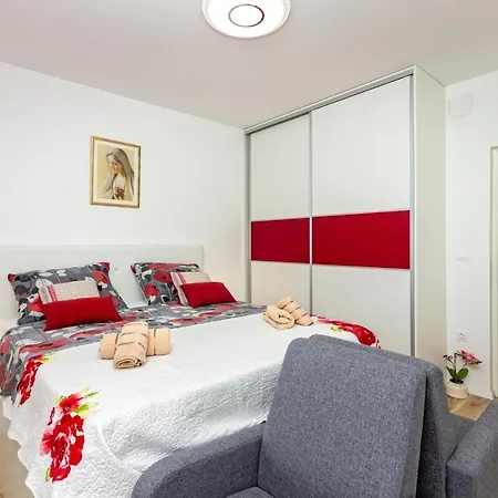 Apartament Astrid 5 M From