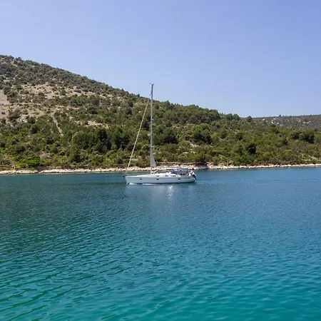 Astrid 5 M From * Vinišće