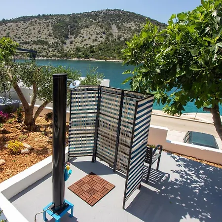 Appartement Astrid 5 M From *