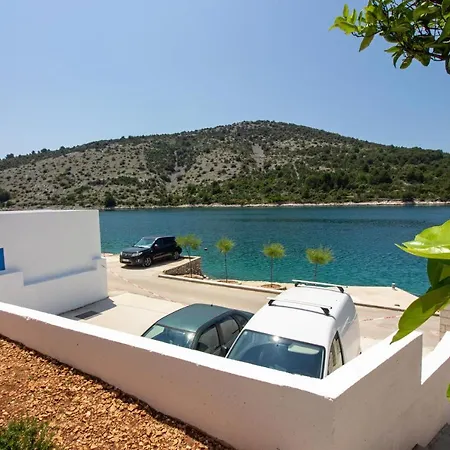 Apartament Astrid 5 M From