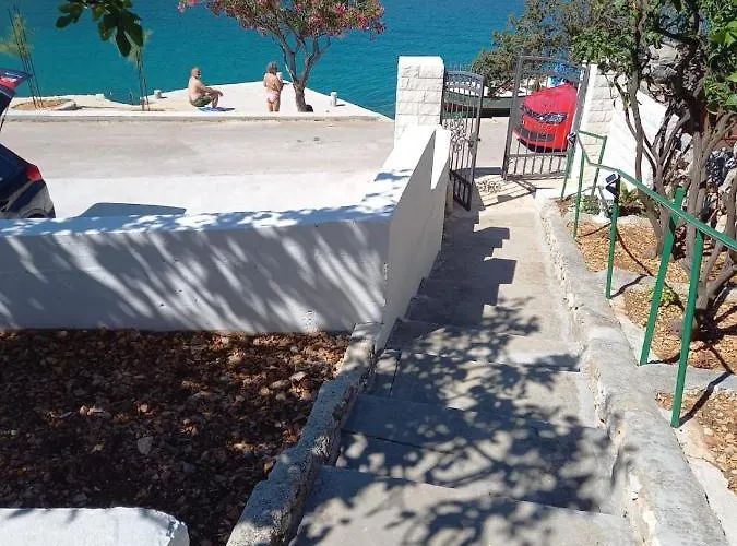 Appartamento Astrid 5 M From