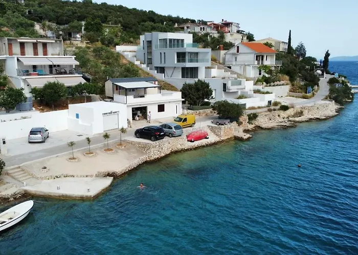 Astrid 5 M From Appartamento *