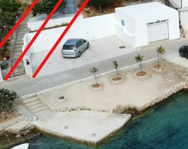 Astrid 5 M From * Vinišće