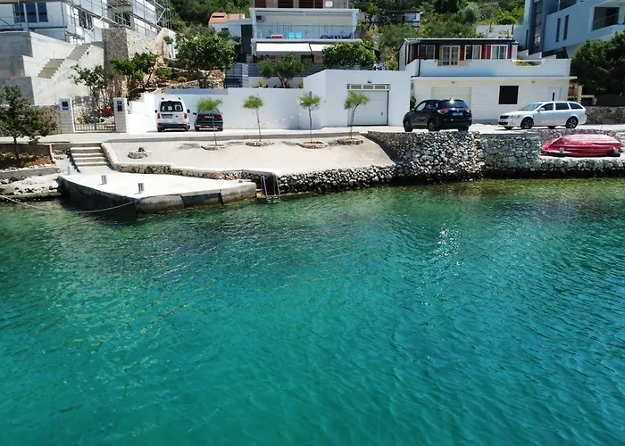 Appartamento Astrid 5 M From *