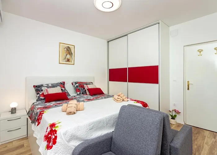 Appartement Astrid 5 M From