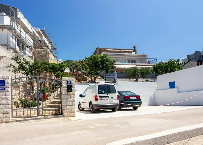 Astrid 5 M From Appartamento *