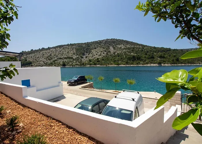 Appartement Astrid 5 M From